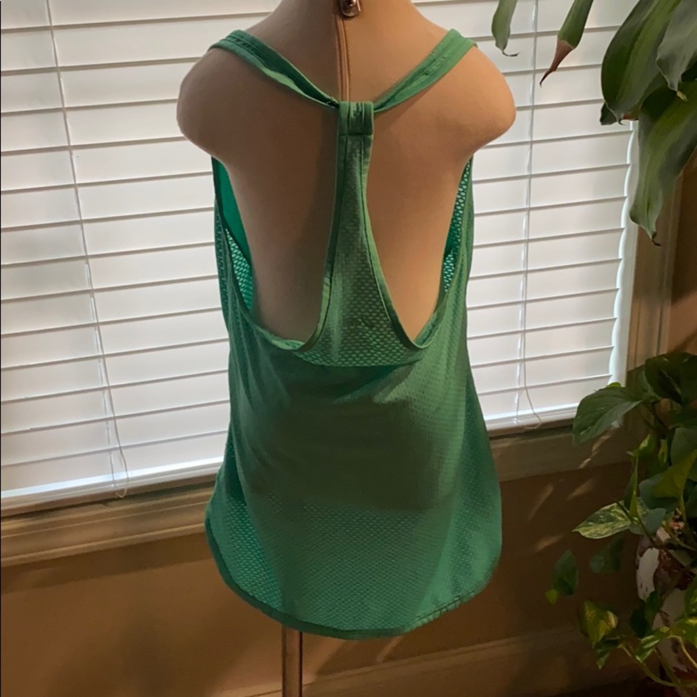 ASICS workout top-size small - Picture 2 of 3